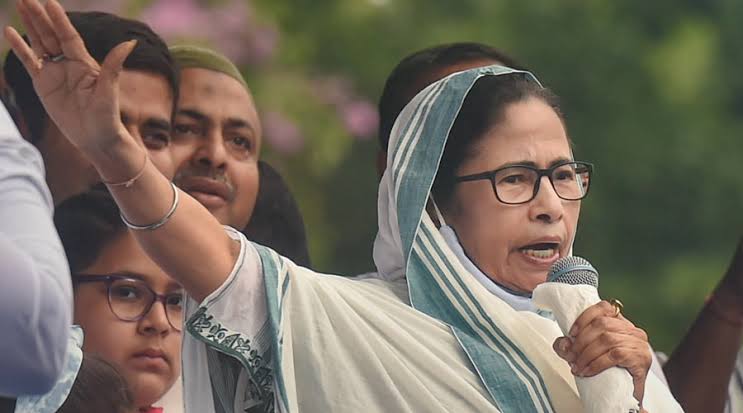 मुर्शिदाबाद हिंसा के बाद पहली बार दौरे पर जाएंगी ममता बनर्जी, भाजपा बोली– 'सबूत मिटने के बाद पहुंच रही हैं मुख्यमंत्री'